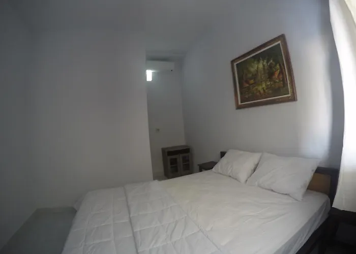Pluto House Habitación en casa particular Canggu