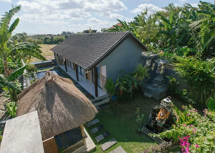 Pluto House Habitación en casa particular Canggu